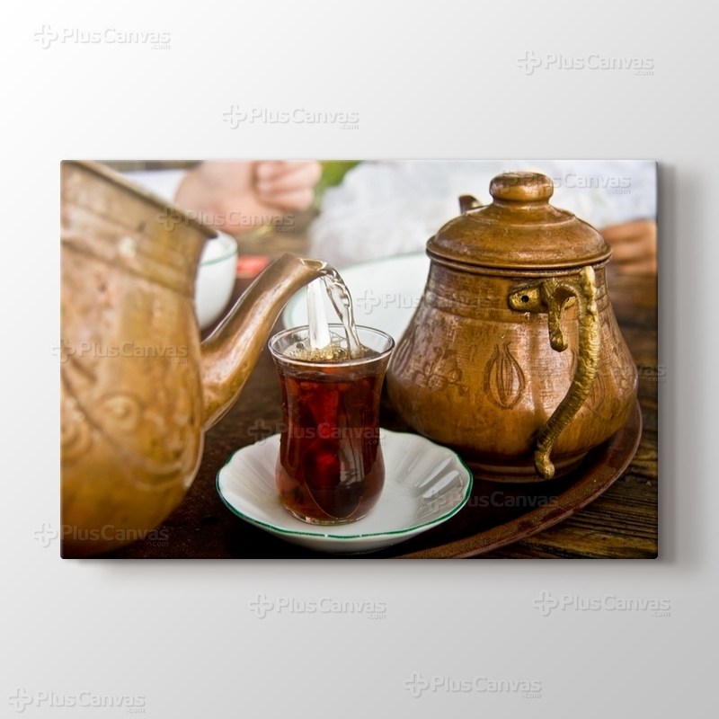 Drinking Traditional Turkish Tea görseli.